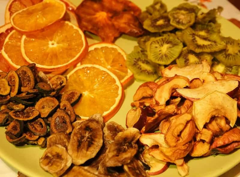 تصویر 1 از میوه خشک خانگی ترکیبی خوش رنگ از میوه های ایرانی